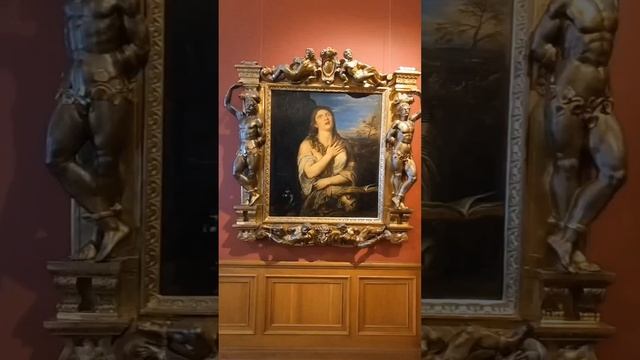 Наслаждаемся Зимним дворцом и Эрмитажем