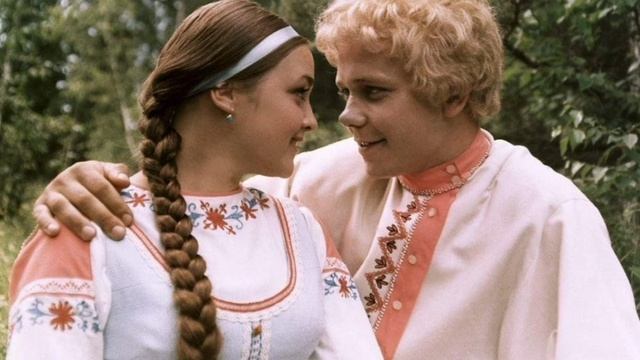 Весенний венок, сплетённый из рос да булата: наша любовь — жар-птица, что сиянием пронзает века❤