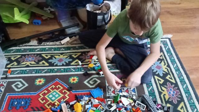 Машинка LEGO