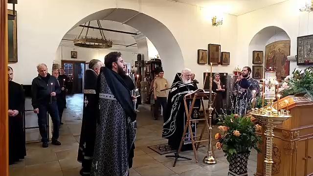 Великий Пяток. Воспоминание Святых спасительных Страстей.