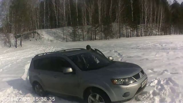 надо больше браслетов