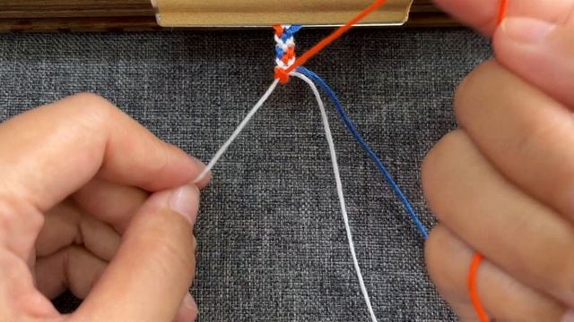 Thin Bracelet DIY | Easy Tutorial for Beginners | How to Braid Bracelets with 4 Strings