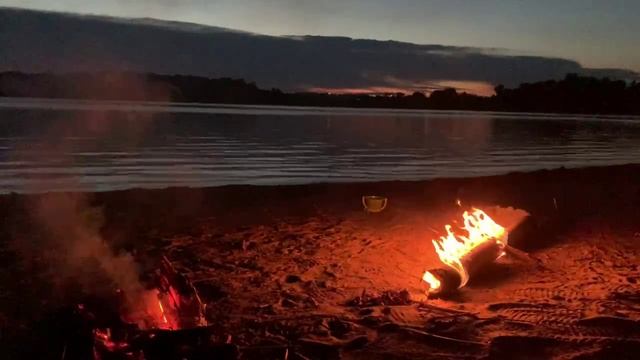 Очень красивый Костёр на фоне реки Волга 🔥🔥🔥🌊🌊🌊🌝🌝🌝