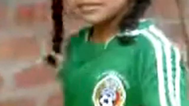 jugando la cosinita chauchilla.wmv