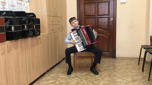 Шерстобитов Алексей, г. Киров, Г. Колесов «Веселая карусель»