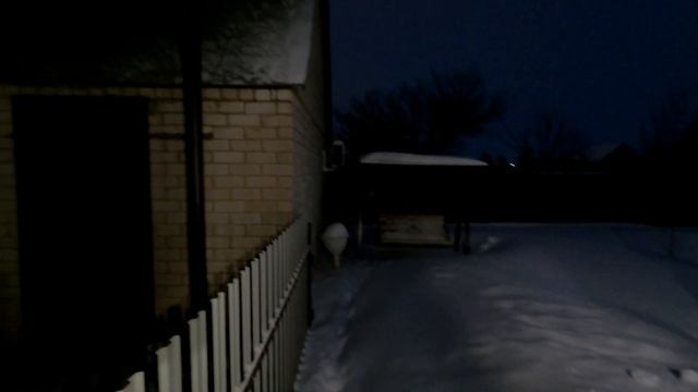 Не садитесь в синий трактор и не ешьте жёлтый снег!/Don't get in the blue tractor and eat the  snow