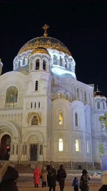 Храм Христа Спасителя, пасхальная подсветка