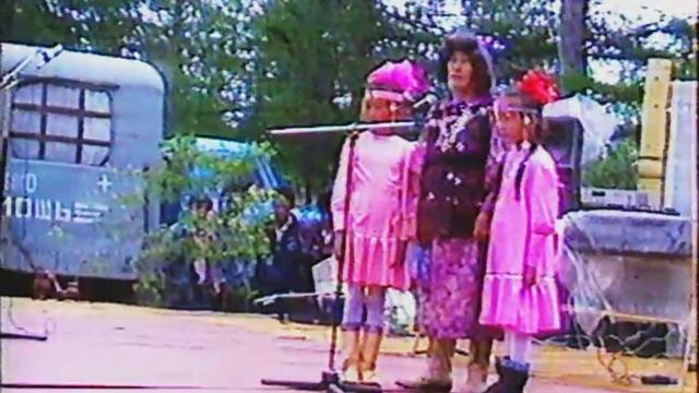 Өксөкүлээххэ аналлаах
бастакы ыһыах. Өймөкөөн. Үрэх төрдө
бэс ыйын 27 күнэ 1992с.