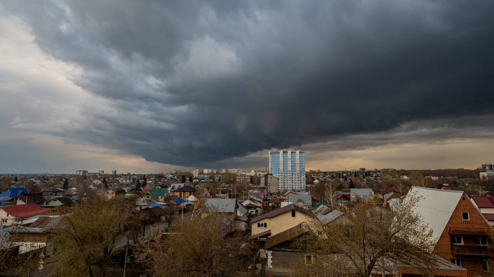Первая гроза в Барнауле, 17 апреля 2025 г.