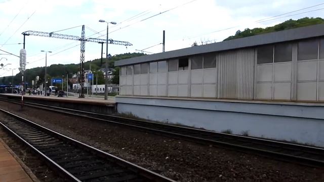 Zapowiedzi pociągów na dworcu kolejowym w Redzie. Dworzec kolejowy Reda - megafony peronwe