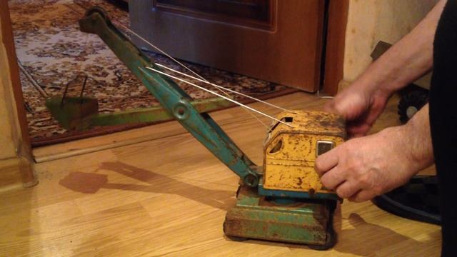 Игрушка экскаватор АЗЛК