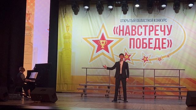 музыка А. Новикова слова Я. Шведова «Смуглянка», исп. Семён Штепа