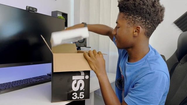 PreSonus Eris 3.5 studio monitors (Gen 2) unboxing