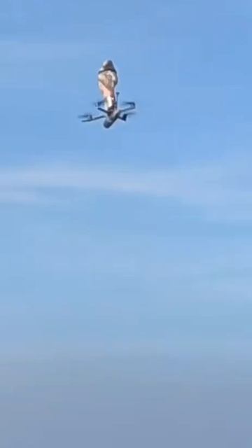 Такого дрона вы ещё не видели)))