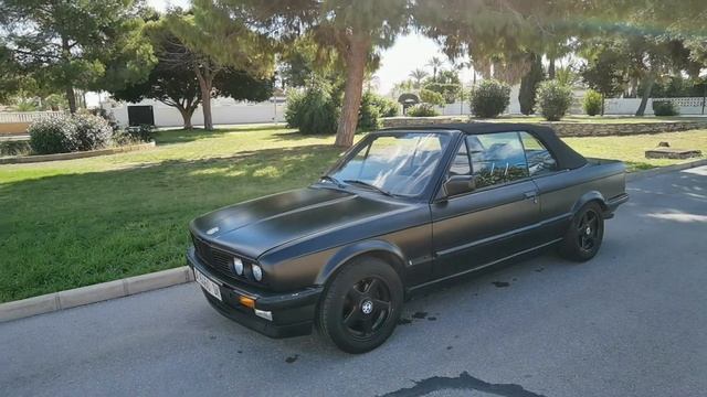 This is my BMW e30 325i 1987
