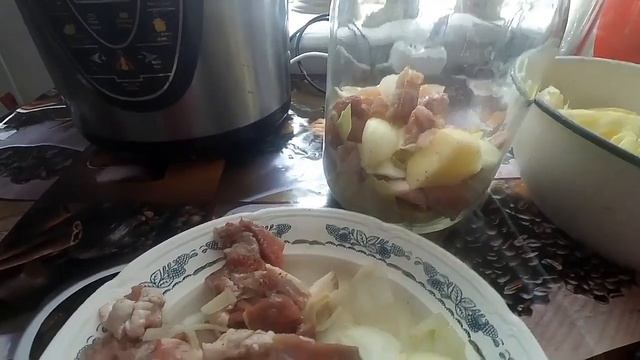 ЗАПІКАЄМО  ОВОЧІ З М'ЯСОМ  В СКЛЯНІЙ БАНЦІ...