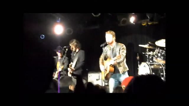 Dierks Bentley - Am I The Only One (Live at Joe's Bar 2/9/12)
