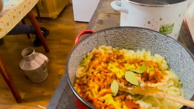 Anyós - Só konyhája (Csülkös pacalpörkölt & Marhahús leves) Rita és Niki