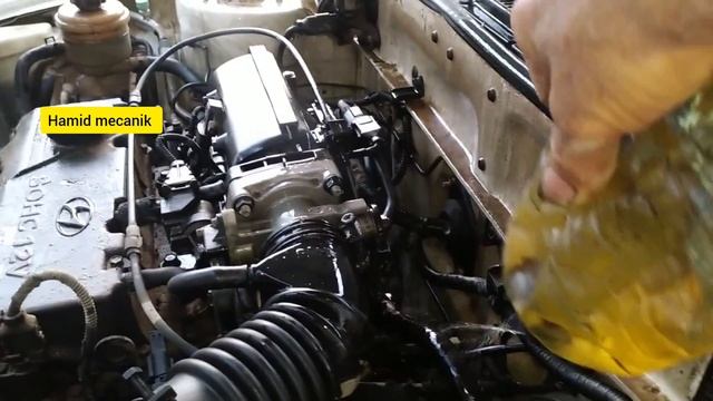 يتسبب تسرب الزيت في ارتفاع درجة حرارة المحرك وتلف أسلاك الكهرباء وانكسار حزام التوزيع وكتلة كاتم