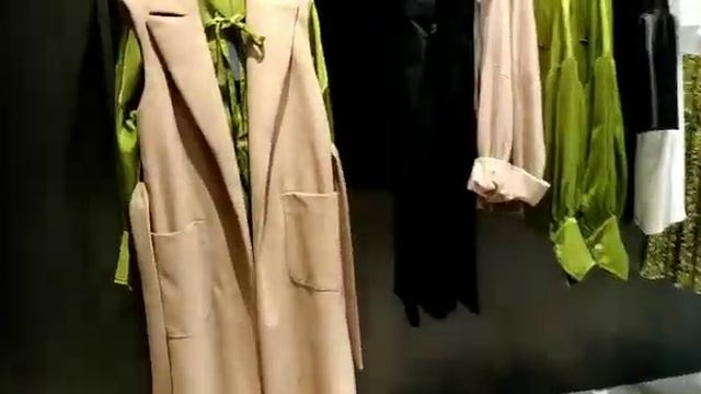 #italy#autumn2021🇮🇹осенняя коллекция🌺осенний колор#витрины #fashion #italy #maxmara #winter 23