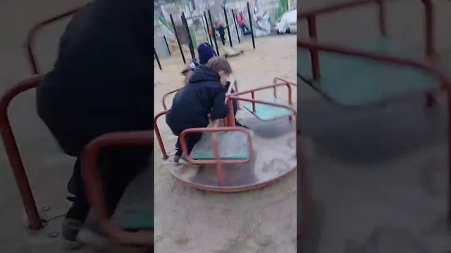 мы на каруселях