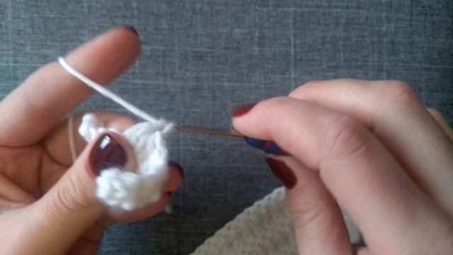 Плотный узор крючком.