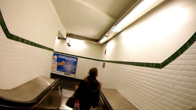 Visit the Paris Subway with a Fisheye view (Pentax K7 & Fisheye Lens)