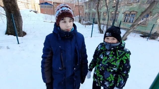 ЭПИК БАТЛ СНЕЖКАМИ!!