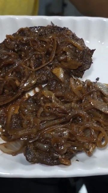 bife de fígado  acebolado