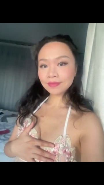 Sexy Asian girl