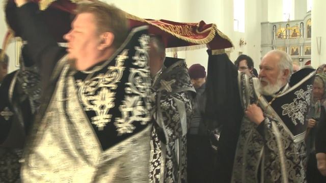 Архиерейское богослужение. Чин выноса и погребения Плащаницы Спасителя