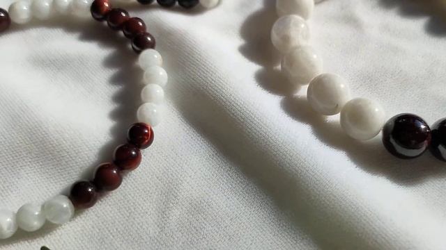 Браслети з місячним каменем