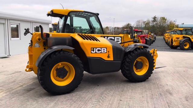 Thorncliffs 2015 JCB 536-60 Agri Super Loadall with 5659 Hours.