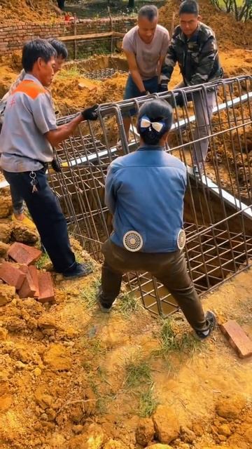 steel mesh fitting in footing. #shorts #viral