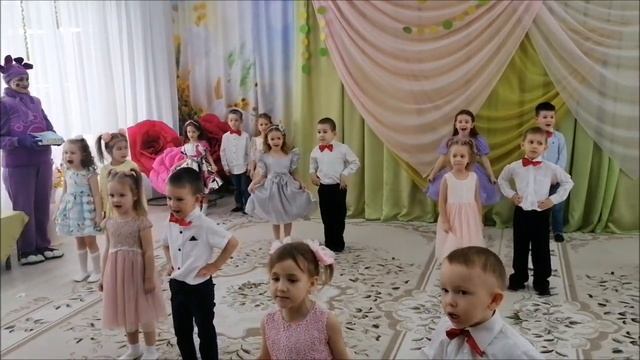 Праздник 8 марта в средней группе "Юнга".