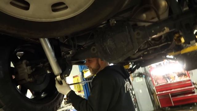 MY COLORADO IS BACK AT THE SHOP AFTER LIFT KIT INSTALLED 🙄