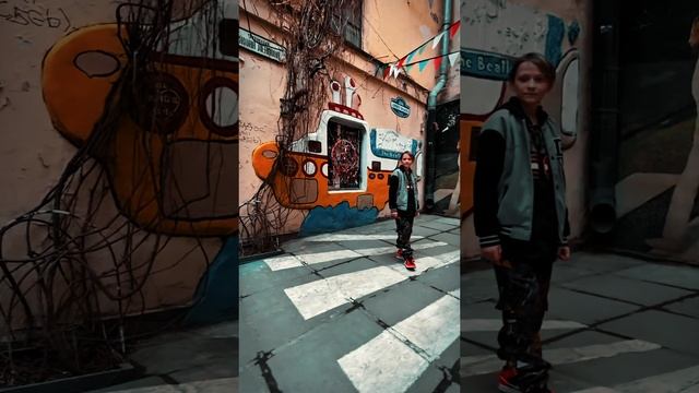 Где улица Джона Леннона в Питере?