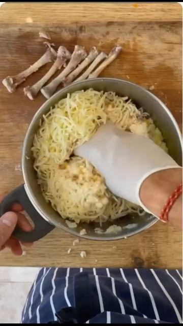 ВКУСНЯШКА НА КОСТОЧКЕ #shorts
