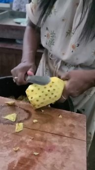 The Fastest Pineapple Cutter in the WEST!!