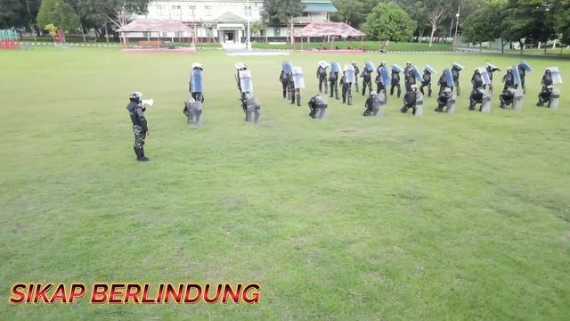 LATIHAN PENANGGULANGAN HURA HARA YONIF 734/SNS