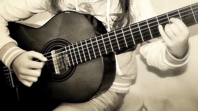 Isabelle spielt: Etüde Nr. 6 (Leo Brouwer)