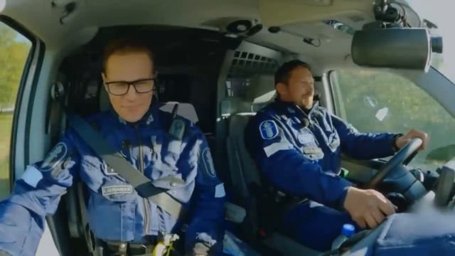 Poliisit - Turvavyö-kitisijä ja 42 km/h ylinopeussakko
