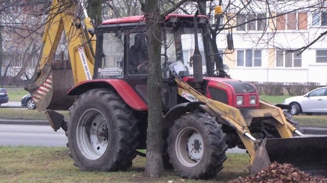 Сгребаем листья