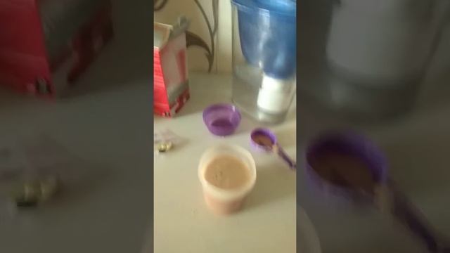 Пью витаминки и коктейль...