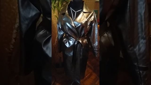Тренч из экокожи на атласной подкладке
