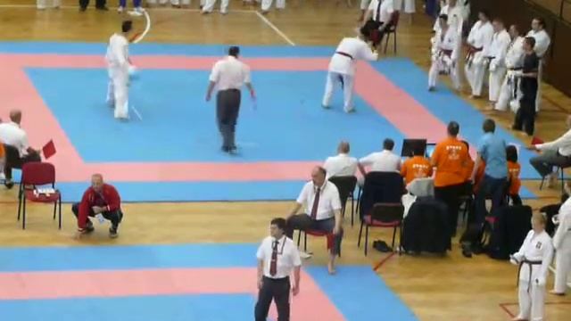 Mens Team Kumite RD1 GBR - Sonny Roberts (AKA) v Romania (SHIRO) PT 3