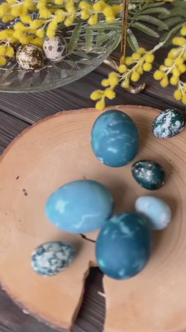 Красим яйца капустой