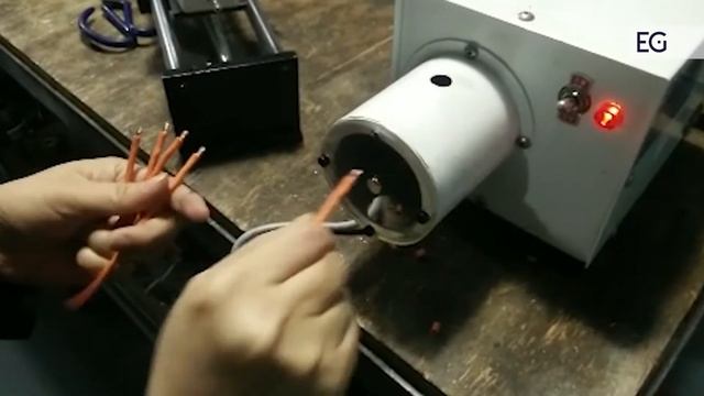 Полуавтоматическое оборудование для зачистки и скрутки провода EW-10ST-2
