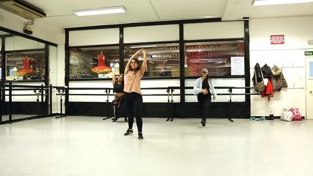 Chhote Chhote Peg | London School of Bollywood ft. Twinkle Jaiswal | Dance Choreography