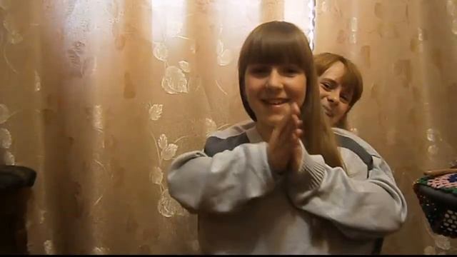 ♣♣CHALLENGE: НЕ СВОИМИ РУКАМИ\Алина и Лена♣♣